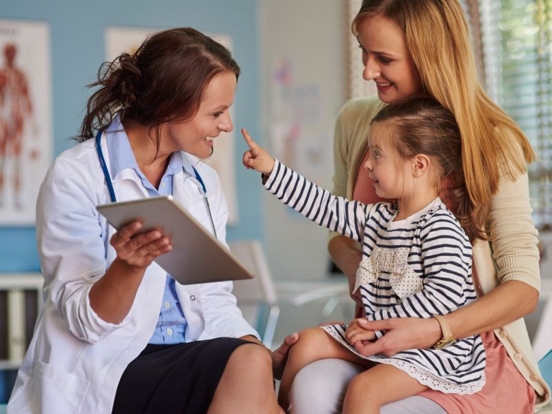 Comunicación sanitaria eficaz con niños y jóvenes: una revisión sistemática de barreras y facilitadores