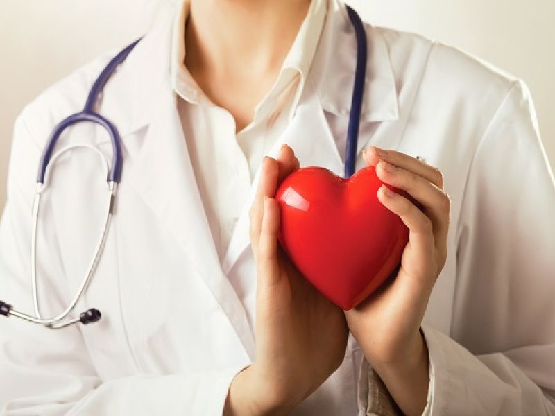 Prevención de la formación de trombos en el ventrículo izquierdo y embolismo sistémico después de infarto de miocardio anterior